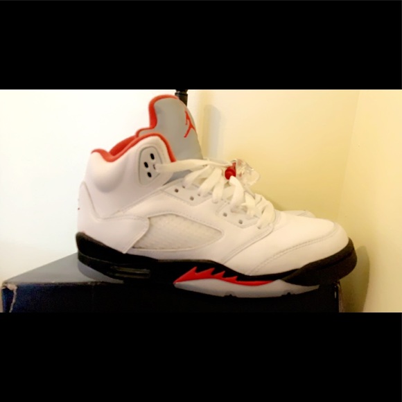 Retro Air Jordan 5 - Picture 4 of 4